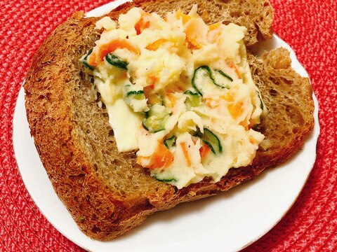 からしポテトサラダ♪チーズトースト